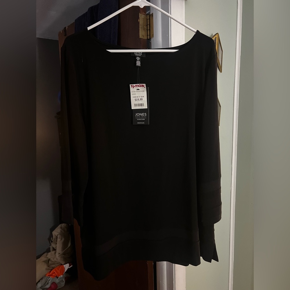 Jones New York Classic Black Top